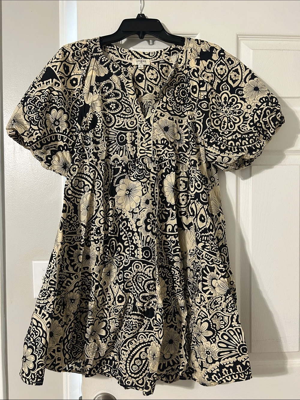 Umgee Black and Cream Floral Print Short Sleeve Dress